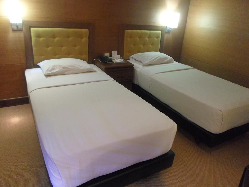 Hotel Mutiara Malioboro Yogyakarta Esterno foto