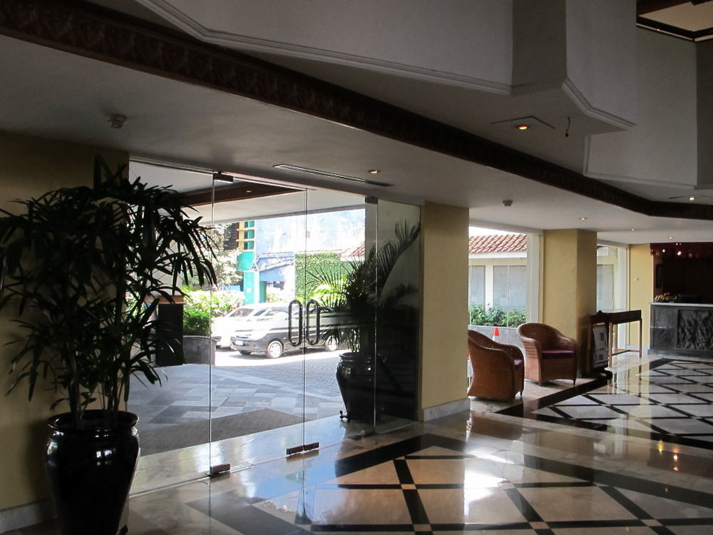 Hotel Mutiara Malioboro Yogyakarta Esterno foto