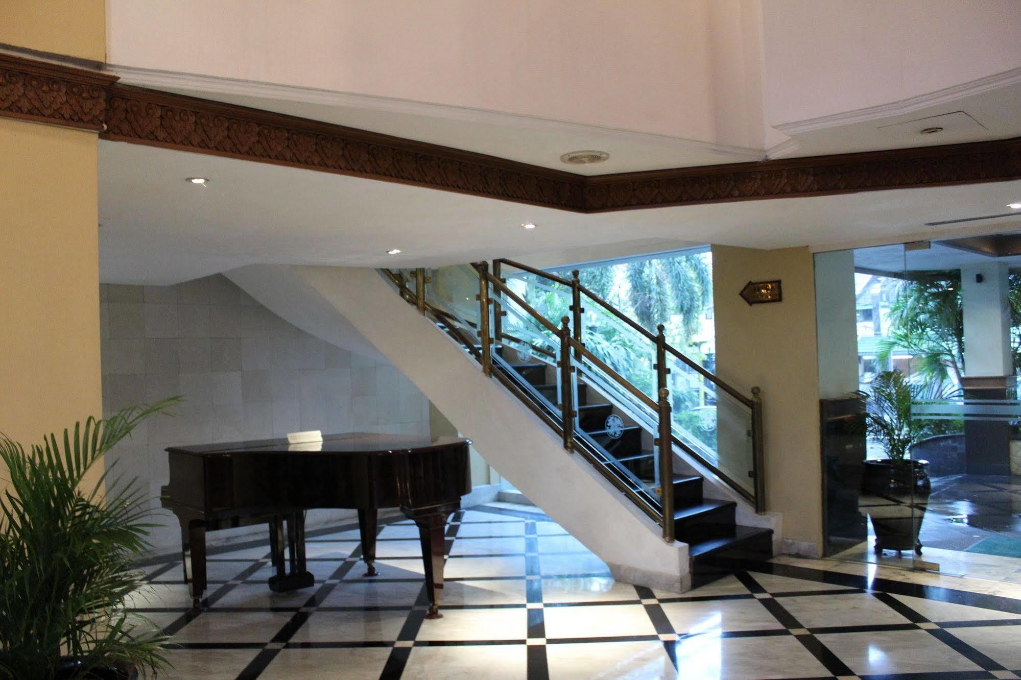 Hotel Mutiara Malioboro Yogyakarta Esterno foto