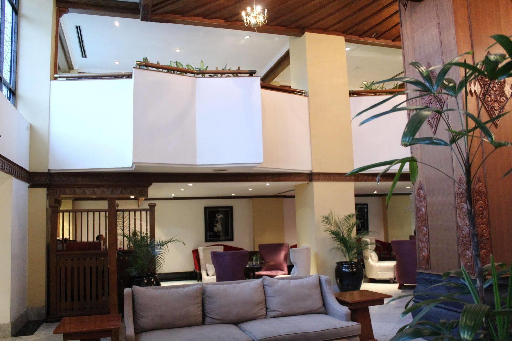 Hotel Mutiara Malioboro Yogyakarta Esterno foto