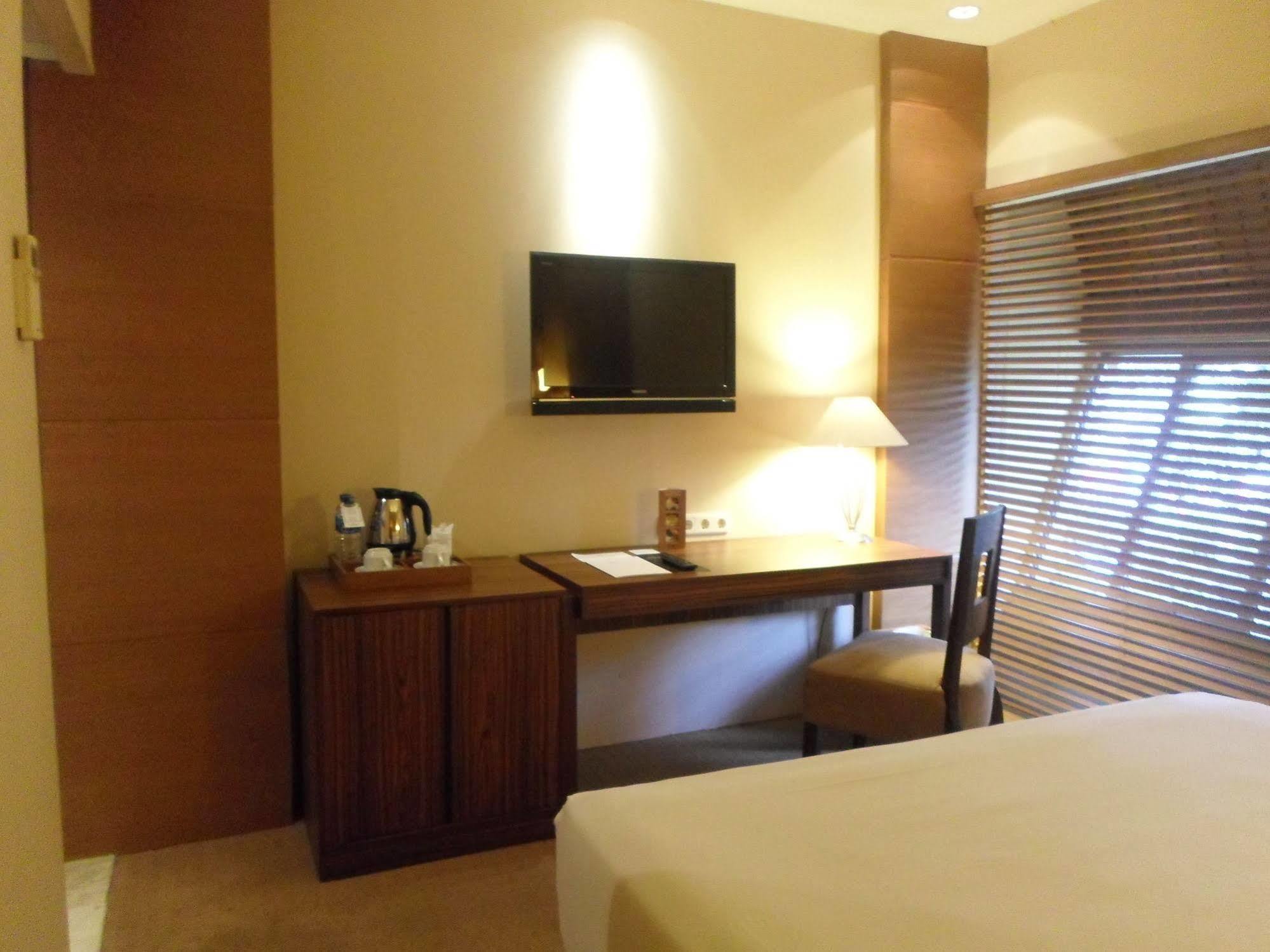 Hotel Mutiara Malioboro Yogyakarta Esterno foto