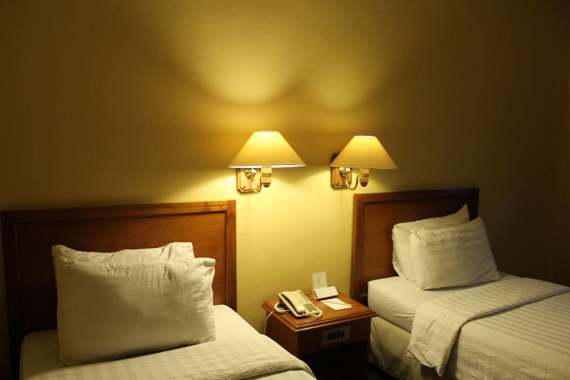 Hotel Mutiara Malioboro Yogyakarta Esterno foto