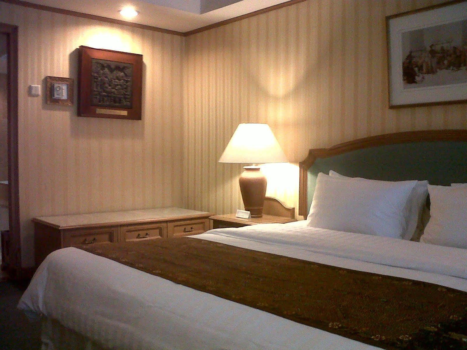 Hotel Mutiara Malioboro Yogyakarta Esterno foto