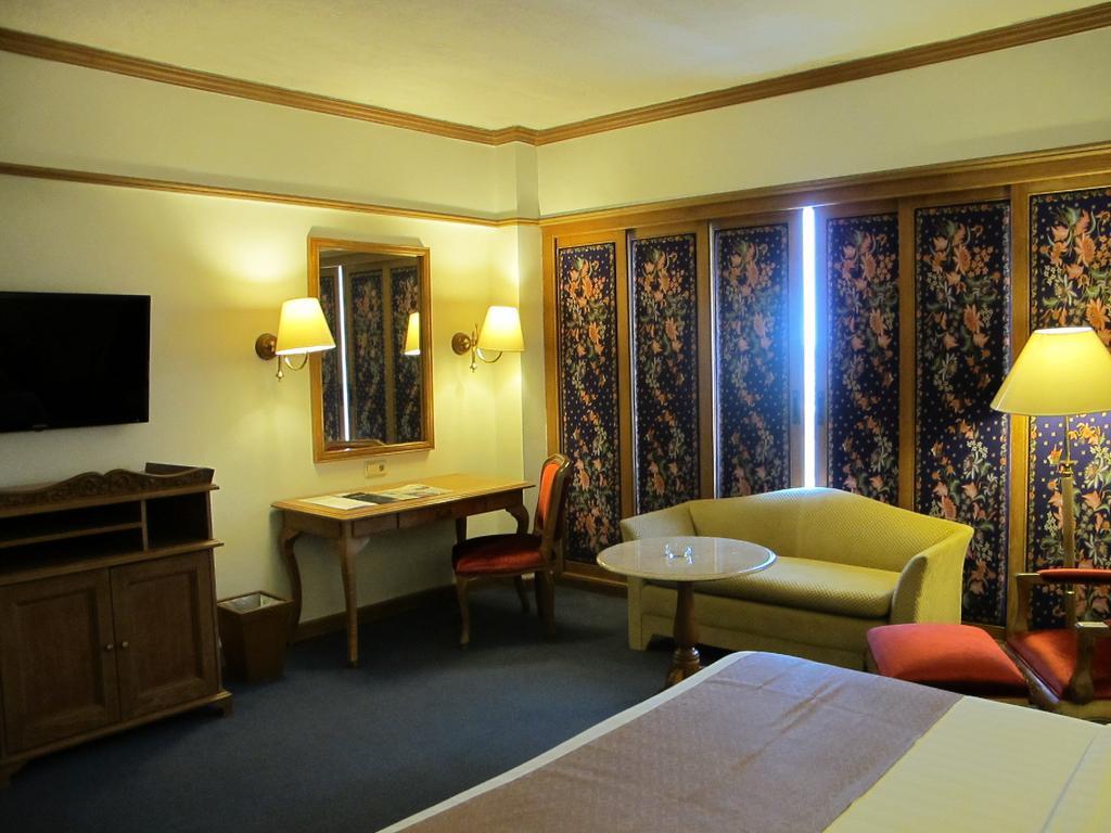 Hotel Mutiara Malioboro Yogyakarta Esterno foto
